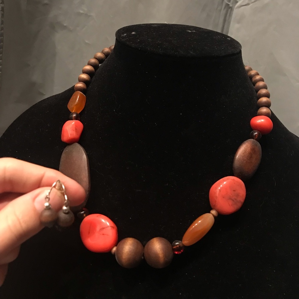 Necklace and earrings set